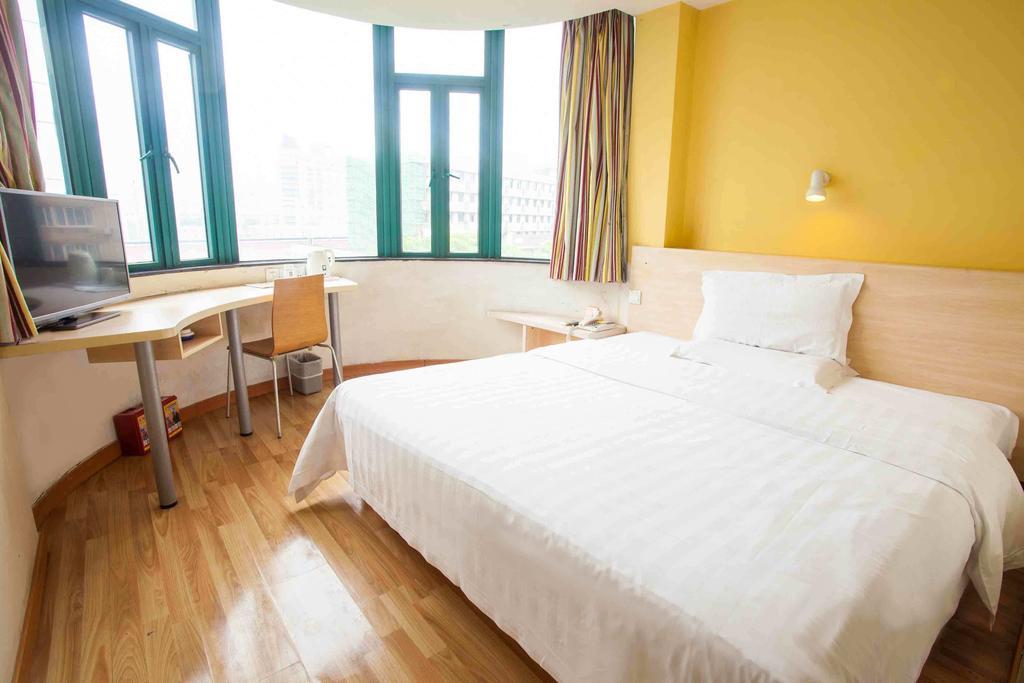 7Days Inn Chongqing Shapingba Pedestrian Street Номер фото